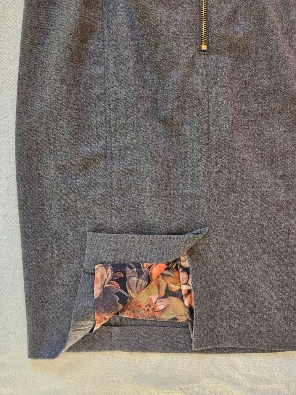Ted Baker Gray Wool Sheath Dress Cap Sleeve Sweetheart Neckline Lined Size M 8 - Picture 7 of 10